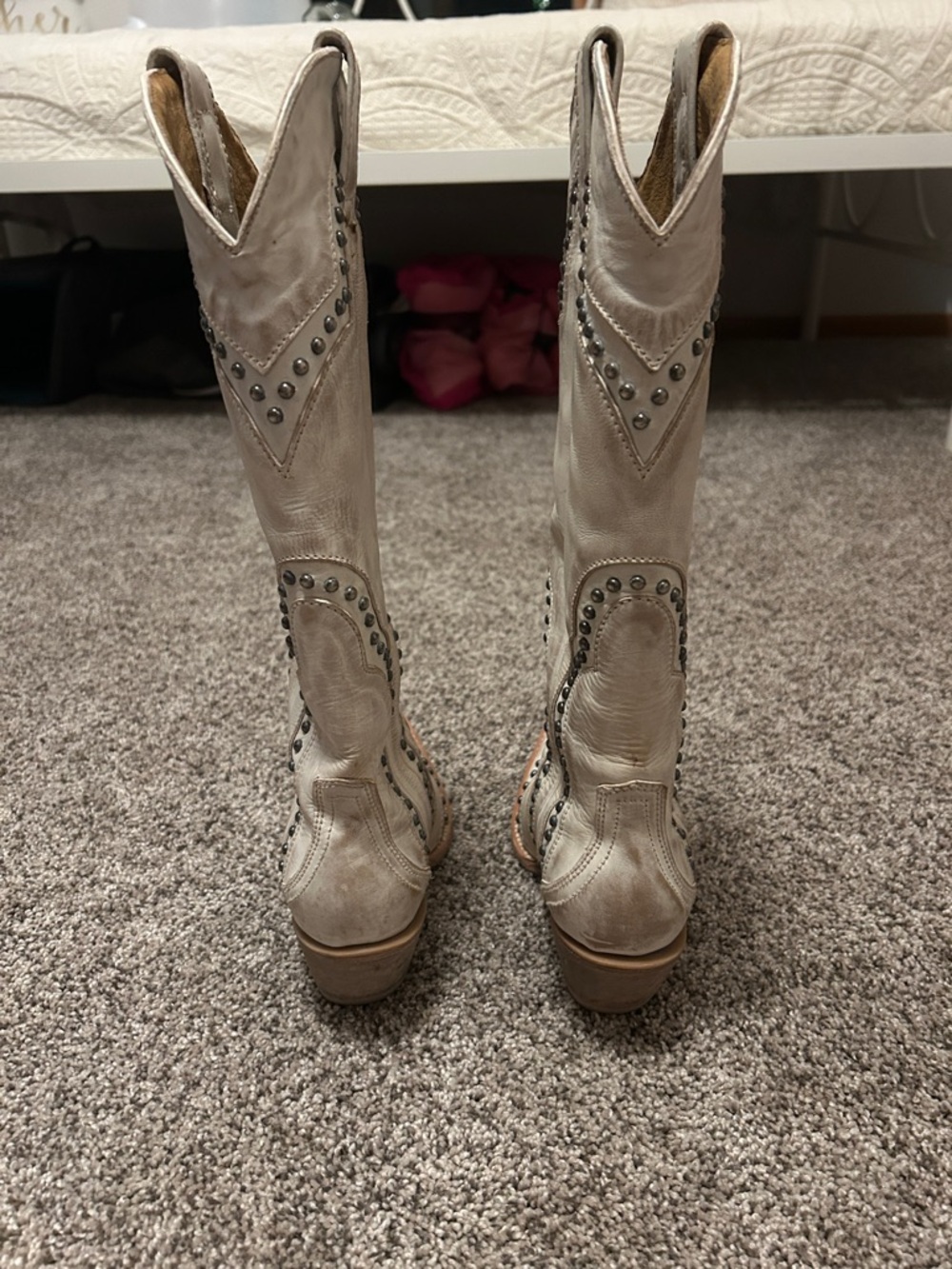 Idyllwind Studded White Cowboy Boots for Women - Picture 2 of 7